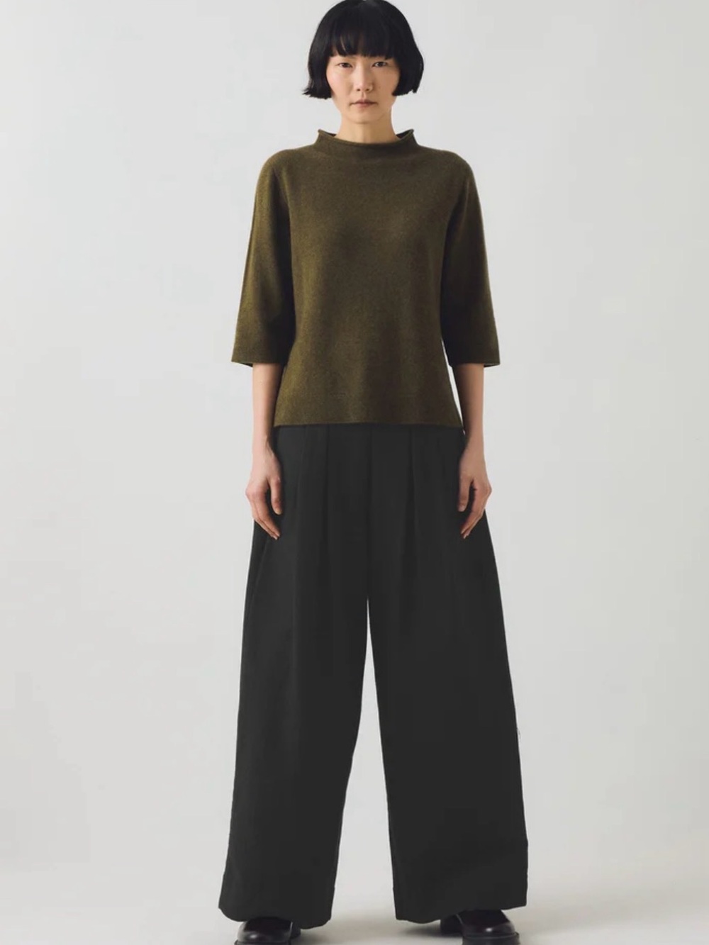 TOAST Olive Green 100% Wool Cargo Pants with Utility Pockets